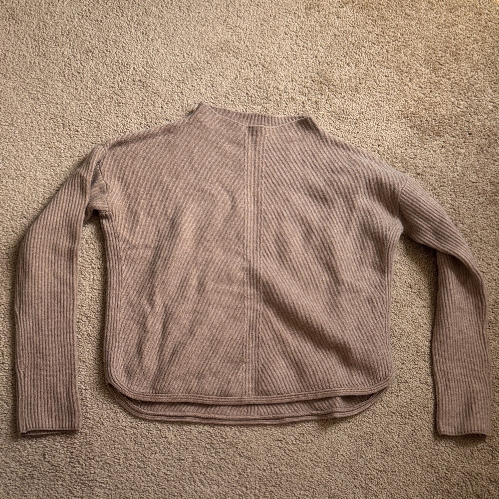 Babaton sweater - small